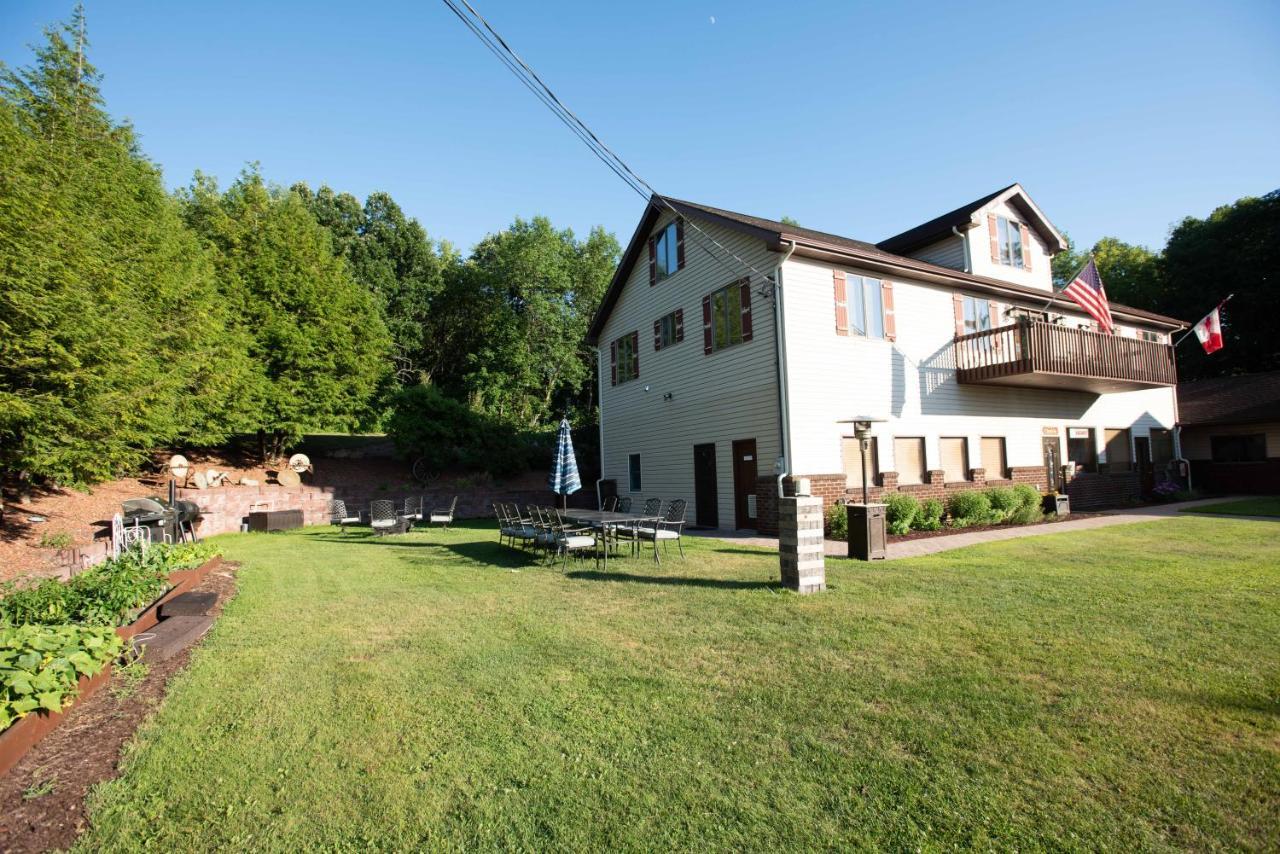 Blue Spruce Motel Massena Exterior photo