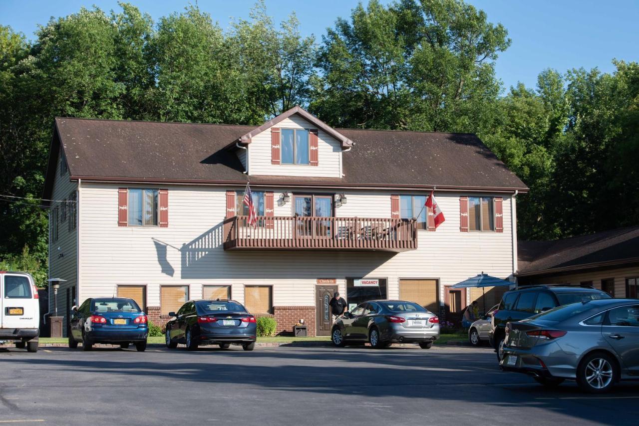 Blue Spruce Motel Massena Exterior photo